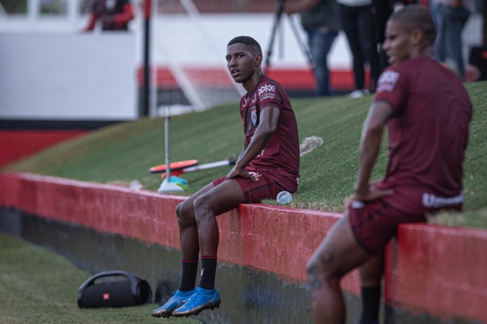 Luan Sales no Atlético Goianiense