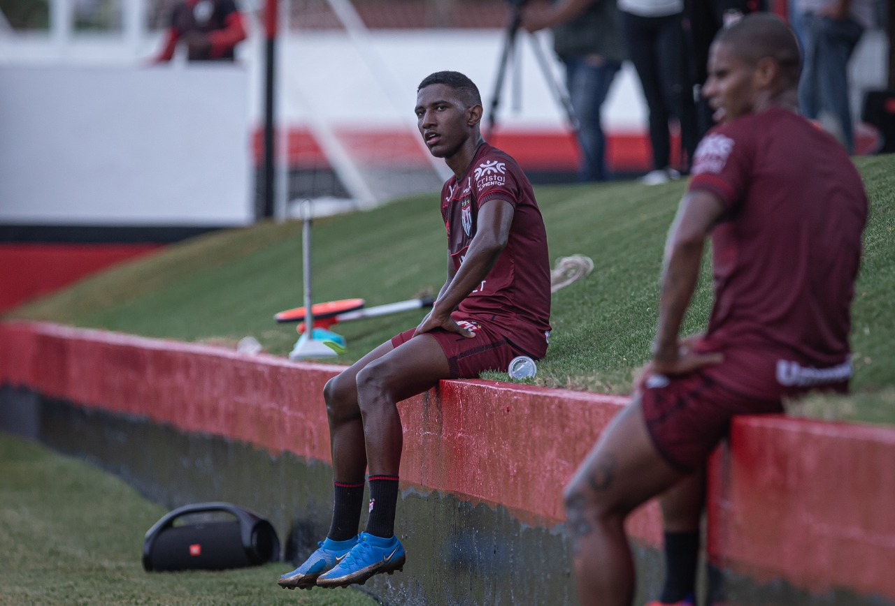 Luan Sales no Atlético Goianiense