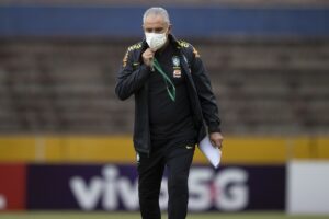 Tite em treino da seleção brasileira