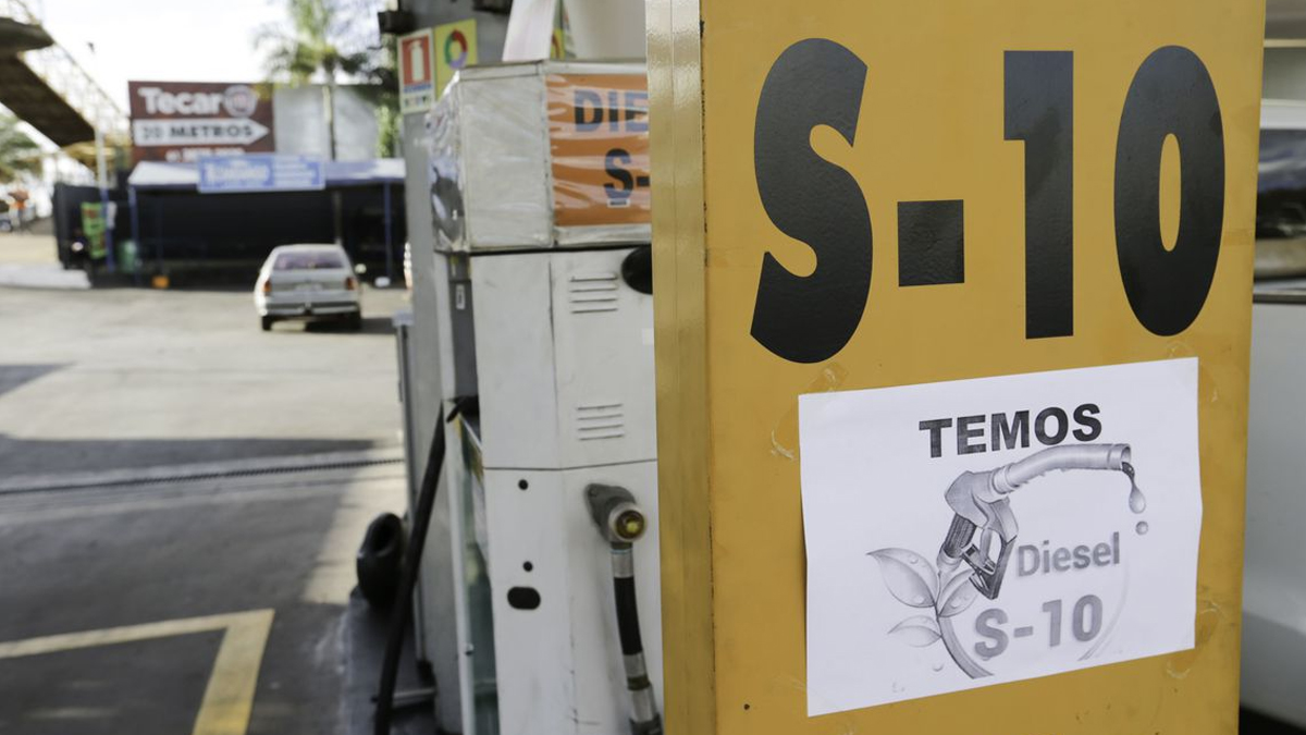 Petrobras registra recorde de produção e venda de diesel S-10 em 2021