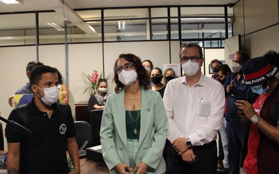 Estudantes ocupam reitoria da UFG em protesto contra nomeação de reitora por Bolsonaro