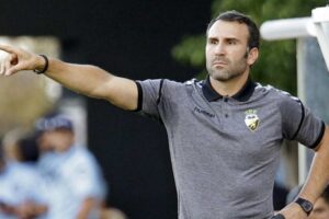 Sérgio Vieira em jogo pelo Farense