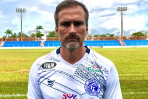 Edson Júnior, treinador do Goianésia