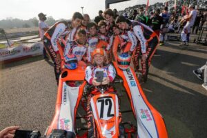 Rubens Barrichello no carro da Nutriex