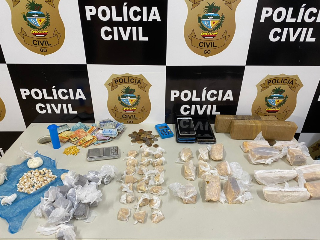 Pai e filho são presos por receptação e tráfico de drogas em Morrinhos