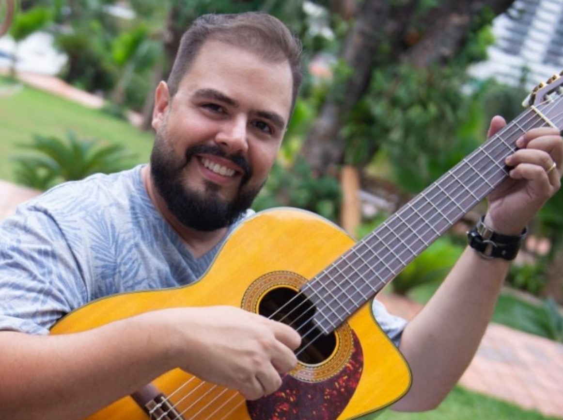 Músico Ricardo Coutinho comanda roda de samba em Goiânia nesta quinta, no Quintal do Jajá Ricardo Coutinho em Goiânia