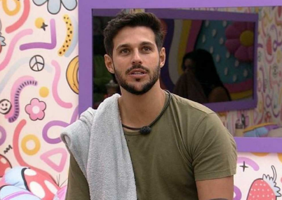 Irmão do ex-BBB diz que ele se comunica com expressões e olhos bem abertos. Rodrigo Mussi tem dia mais lúcido cirurgia na coluna é descartada