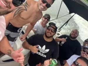 Ricardo de Moraes Barbosa, vereador da cidade de Caçador (Santa Catarina), postou uma foto em uma lancha antes de morrer em um naufrágio. (Foto: reprodução)