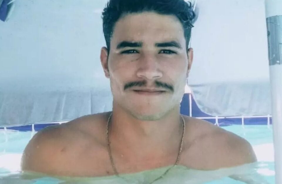 Filho da prefeita, João Victor Nolasco trabalhava na reforma de uma escola quando se acidentou (Foto: Reprodução - Redes Sociais)
