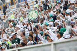 Torcida do Palmeiras em jogo da Copa São Paulo de Futebol Júnior
