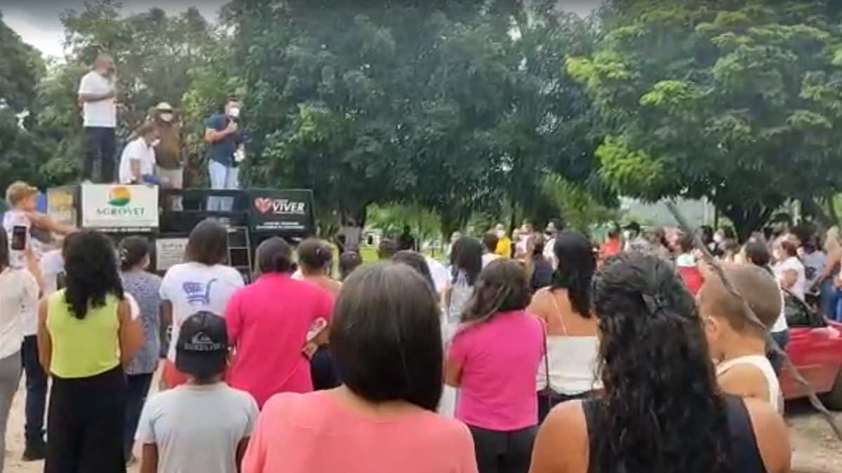 Médico que negou prioridade a delegado e foi preso depois diz que não se arrepende