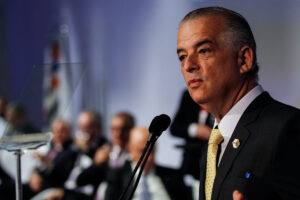 Márcio França vira alvo de ação da polícia e Lula sai em defesa de ex-governador de SP