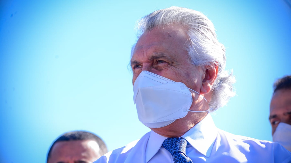 Novo teste indica que Ronaldo Caiado continua com Covid-19