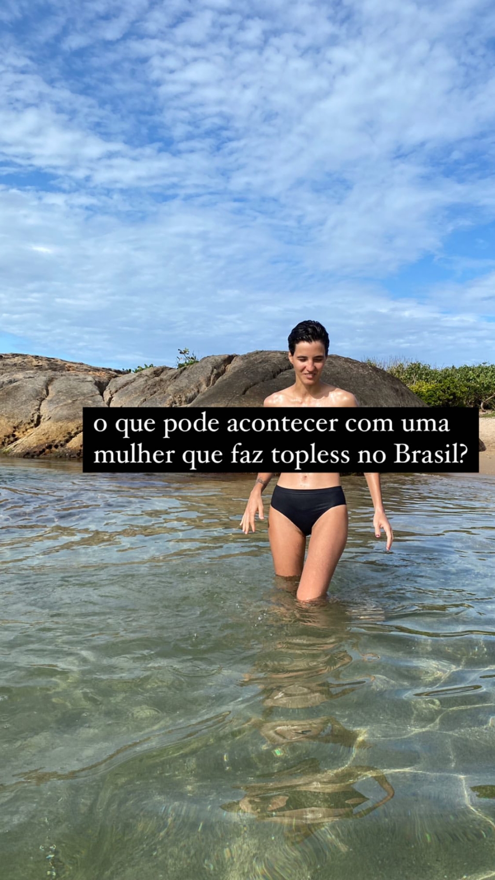 Ex-namorada de Camila Pitanga, Beatriz Coelho é detida por fazer topless