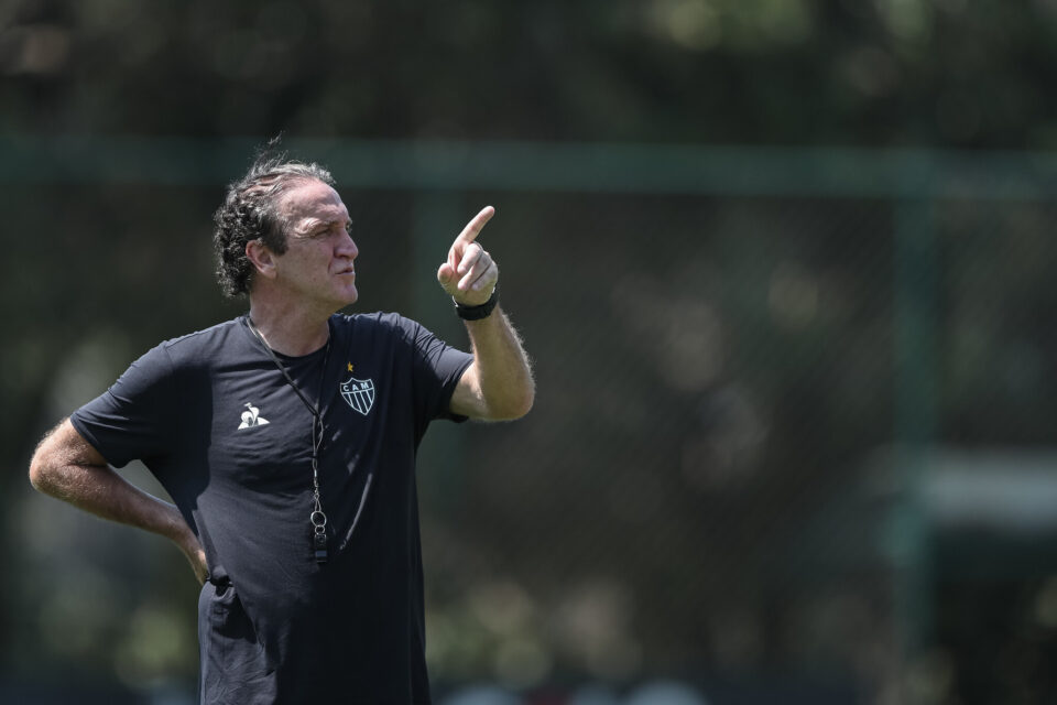 Cuca treinando o Atlético-MG