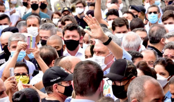 Governo de Goiás realiza mutirão no Jardim Tropical, em Aparecida (Foto: Governo do Estado)