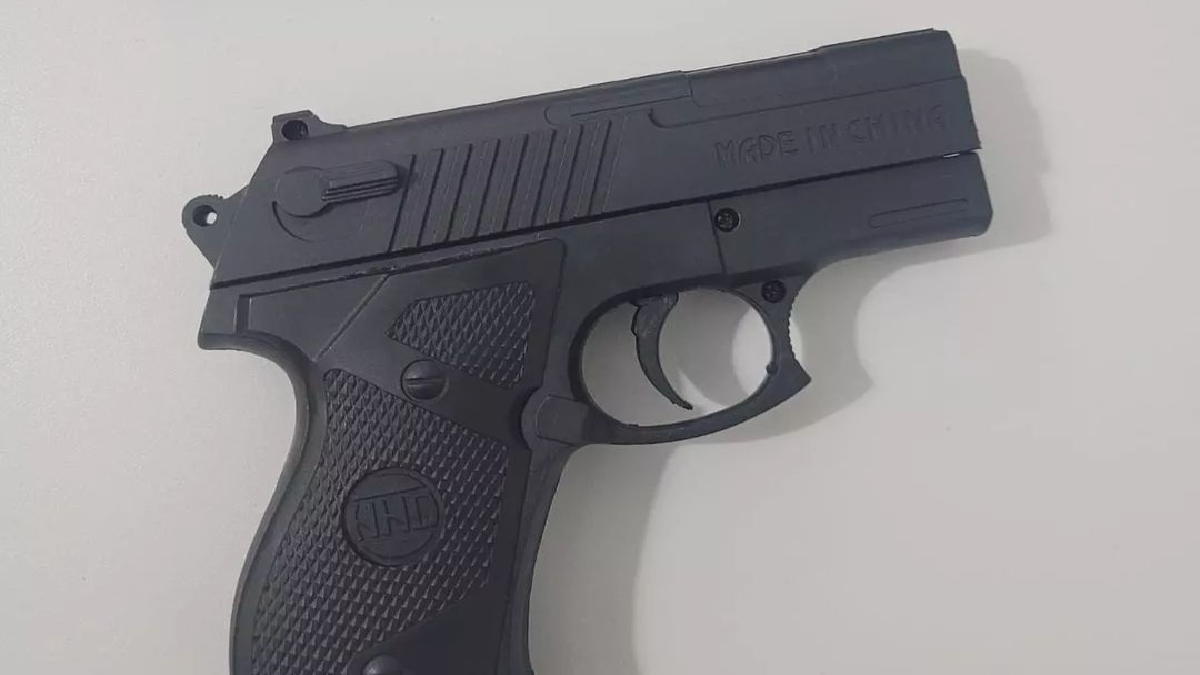 Jovem de 21 anos suspeito de machucar criança em assalto é preso em Guapó