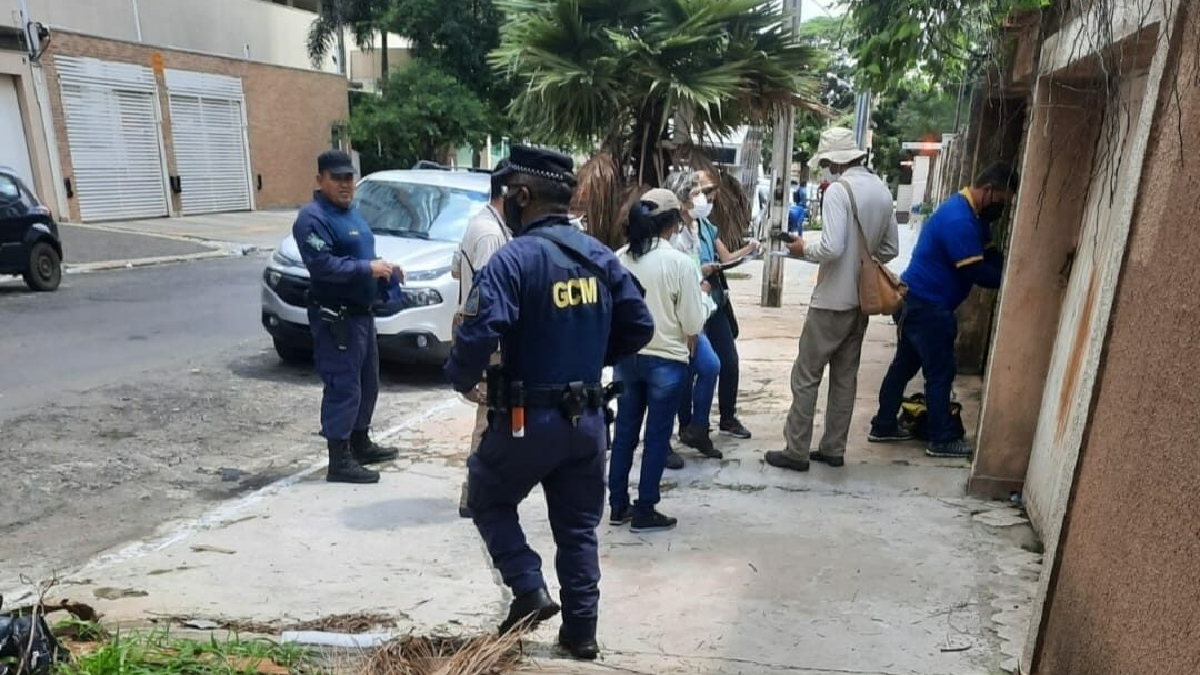 Com chaveiro, ação de combate à dengue em imóveis fechados acontece em Goiânia