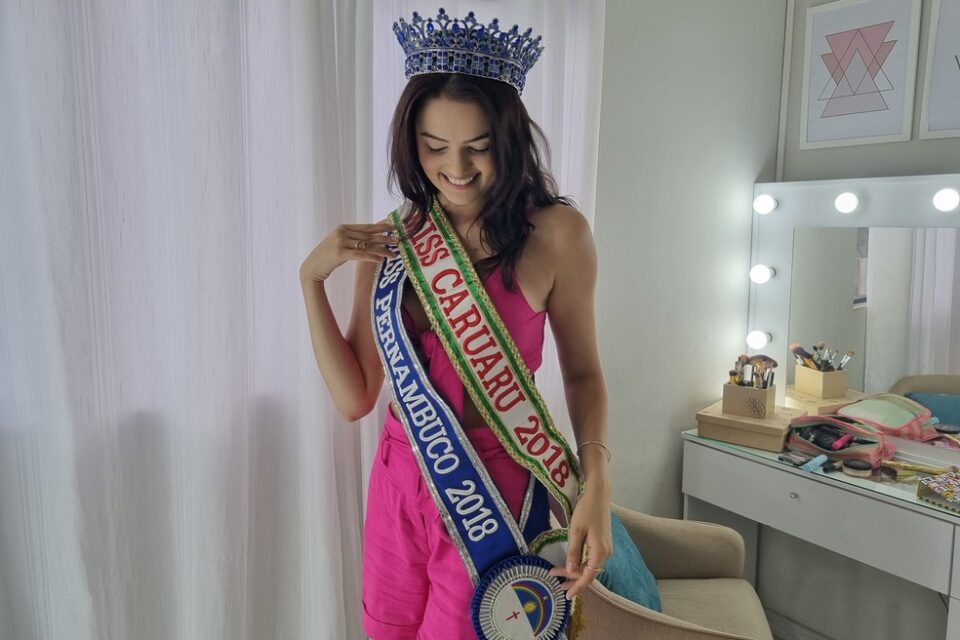 Eslovênia é participante do BBB22 — Foto: Ana Clara Meirelles/Gshow