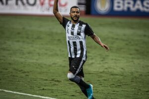 Atacante Du Gaia, no Goiânia