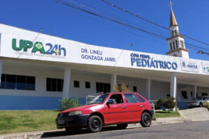 Médicos tentaram reanima-lo na UPA, mas o menino não resistiu. (Foto: Rubens Júnior - Rádio São Francisco FM)