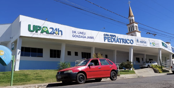 Médicos tentaram reanima-lo na UPA, mas o menino não resistiu. (Foto: Rubens Júnior - Rádio São Francisco FM)