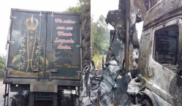 Motorista não se feriu e escapou antes das chamas atingirem a cabine. Caminhão pega fogo e pintura de Nossa Senhora fica intacta no PR