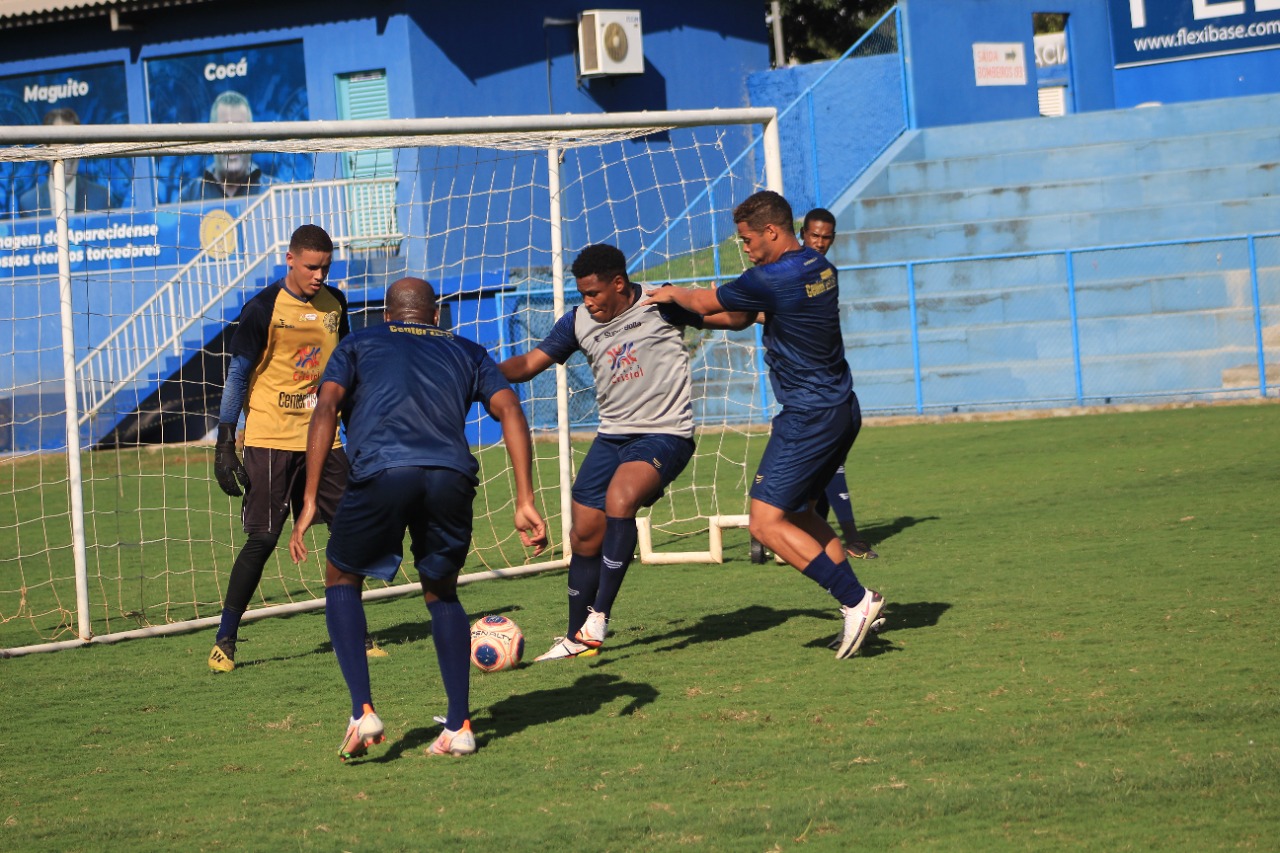 Alan Mineiro durante treinamento