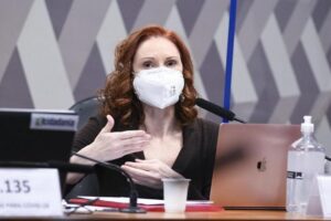 "Tiozão do pavê" tem que entender que vacina é confiável, diz cientista (Foto: Agência Senado)