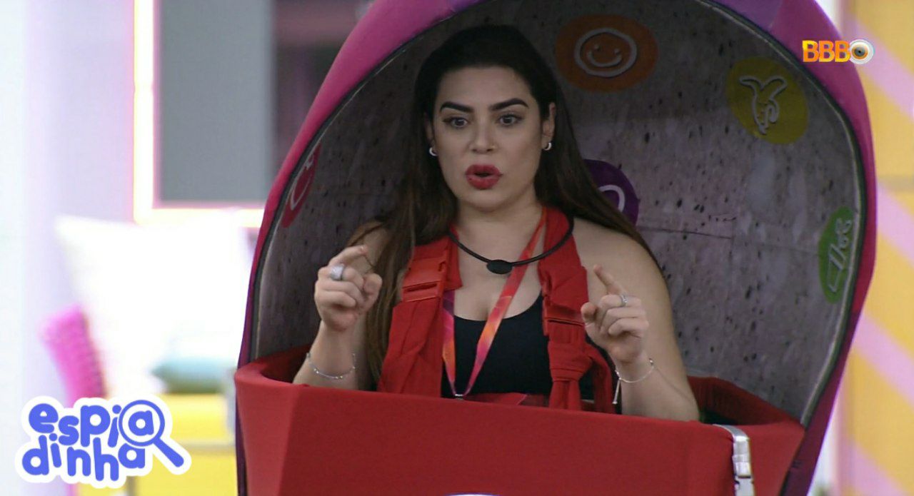BBB : Naiara questiona se travesti 'não tem coragem' e leva resposta de Linn da Quebrada - veja