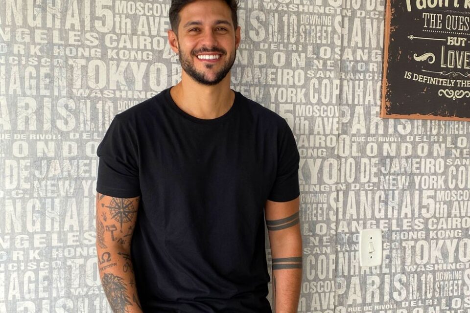 rodrigo traveco Participante usou a palavra 'traveco' e causou revolta dos internautas. BBB 22: Equipe de Rodrigo se desculpa por fala transfóbica do brother