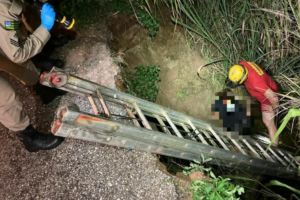 Idosa se desequilibra de bicicleta e cai em vala de 3 metros em Porangatu