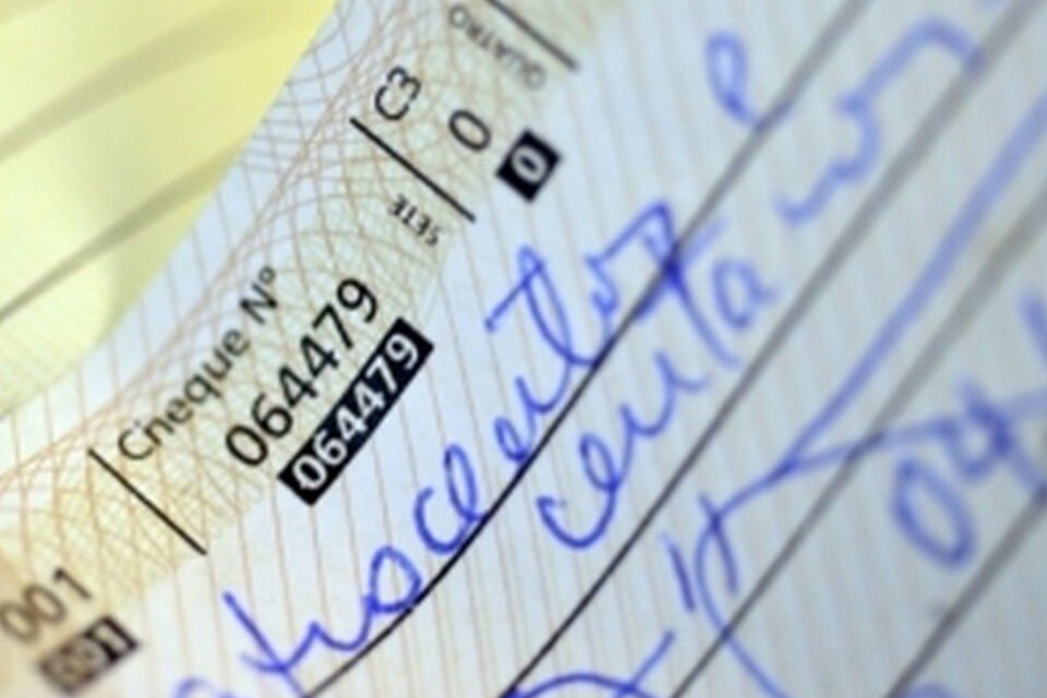 Uso de cheques no Brasil cai 93% desde 1995