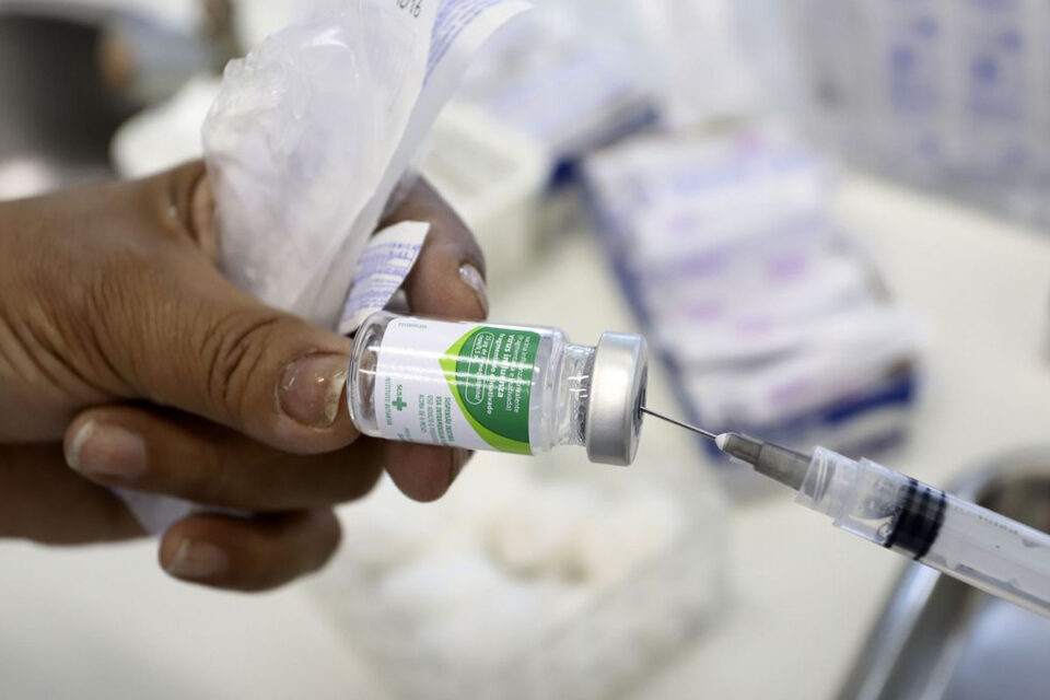 Testes mostram que atual vacina da gripe protege contra H3N2 Darwin
