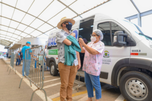 Vans da vacinação aplicam doses contra covid-19 e Influenza no Cepal Jardim América nesta sexta-feira (21)