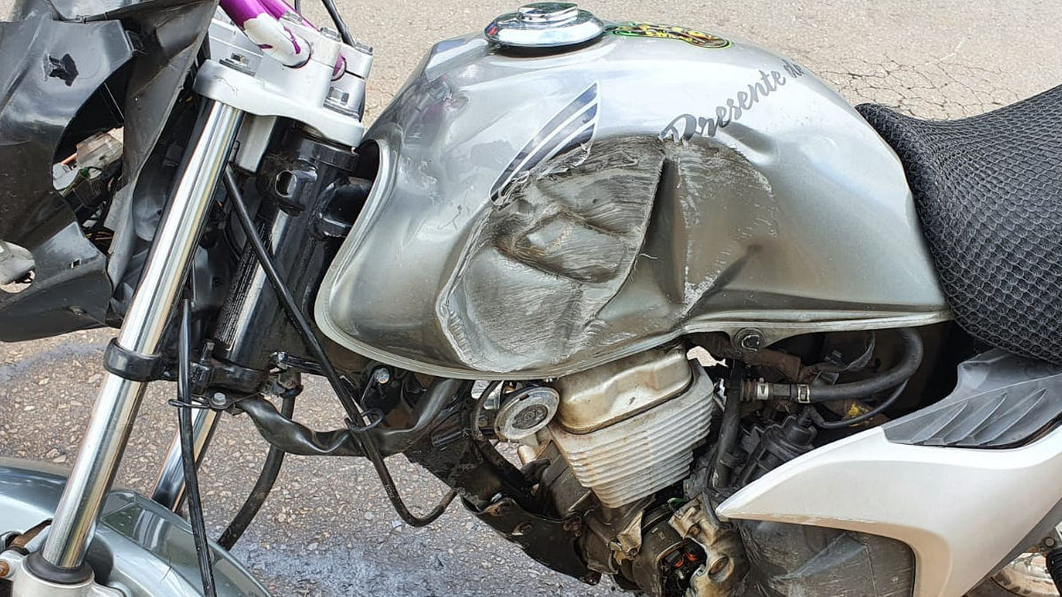 Motociclista sem habilitação morre e deixa irmão gravemente ferido em acidente em Goiânia