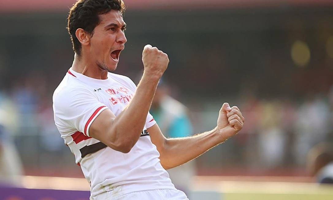 Ganso comemorando um gol pelo São Paulo