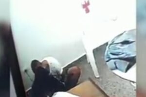 Juíza beija homem condenado por matar policial na Argentina