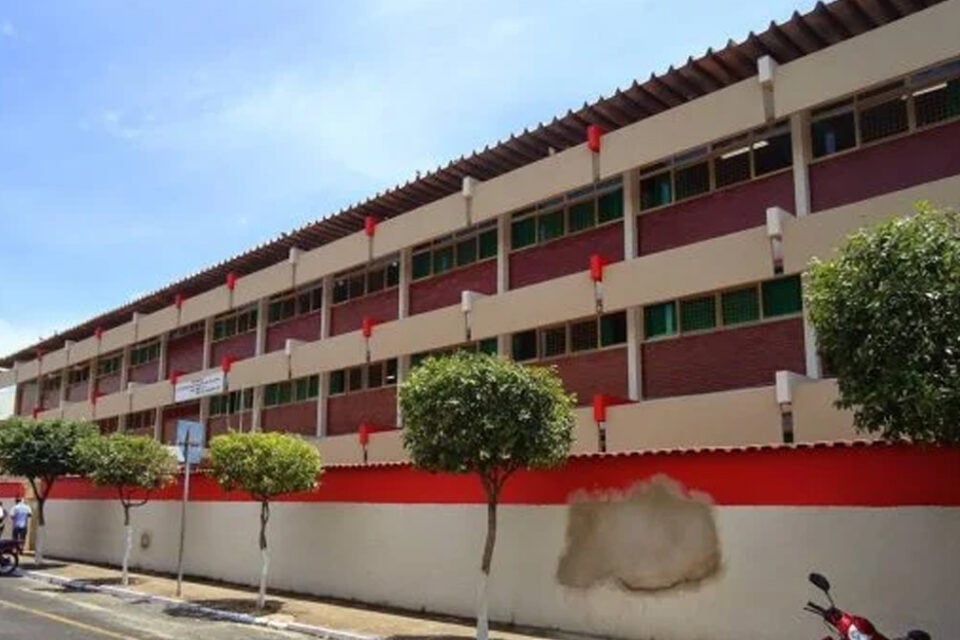 TJ mantém indenização de R$ 30 mil a aluno que perdeu dedo na escola em Itumbiara
