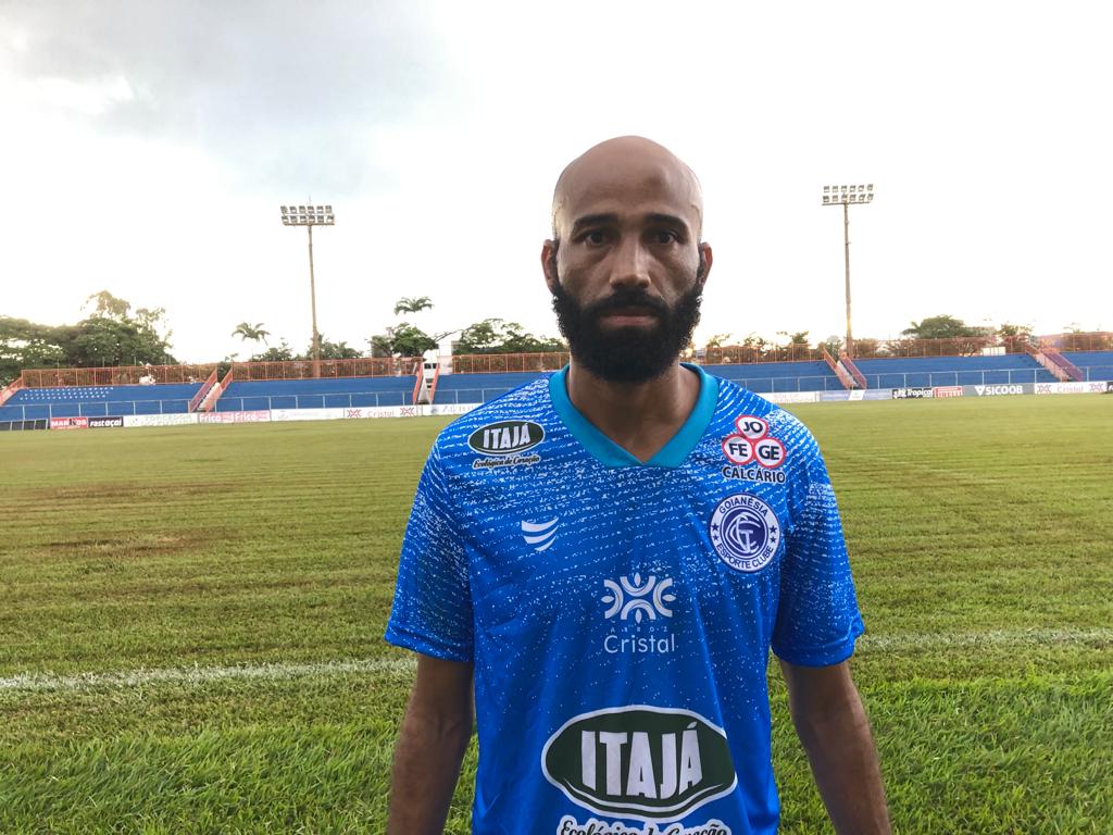 Atacante Nunes no Goianésia
