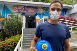 Afastamento de funcionários pode atrasar organização do reality. BBB 22: Globo se pronuncia após surto de Covid-19 na produção big Brother