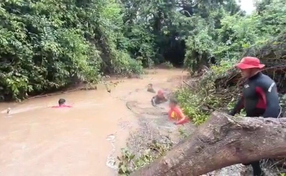 Corpo de Tamires é encontrado entre galhos no Riacho dos Porcos em Guarani de Goiás (Foto: Reprodução/TV Anhanguera)