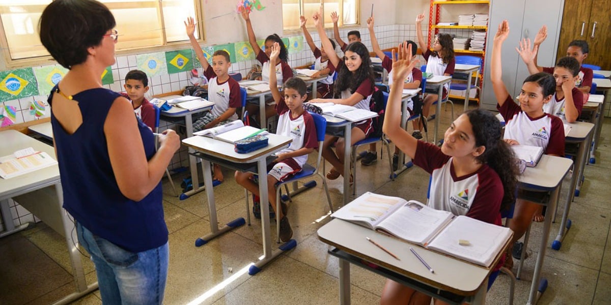 Aparecida convoca 99 profissionais de Educação de Processo Seletivo Simplificado de 2021