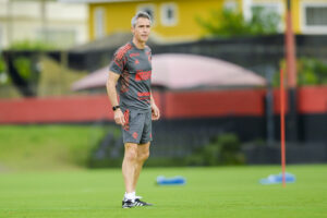 Paulo Sousa é um dos estrangeiros recém contratados no futebol brasileiro