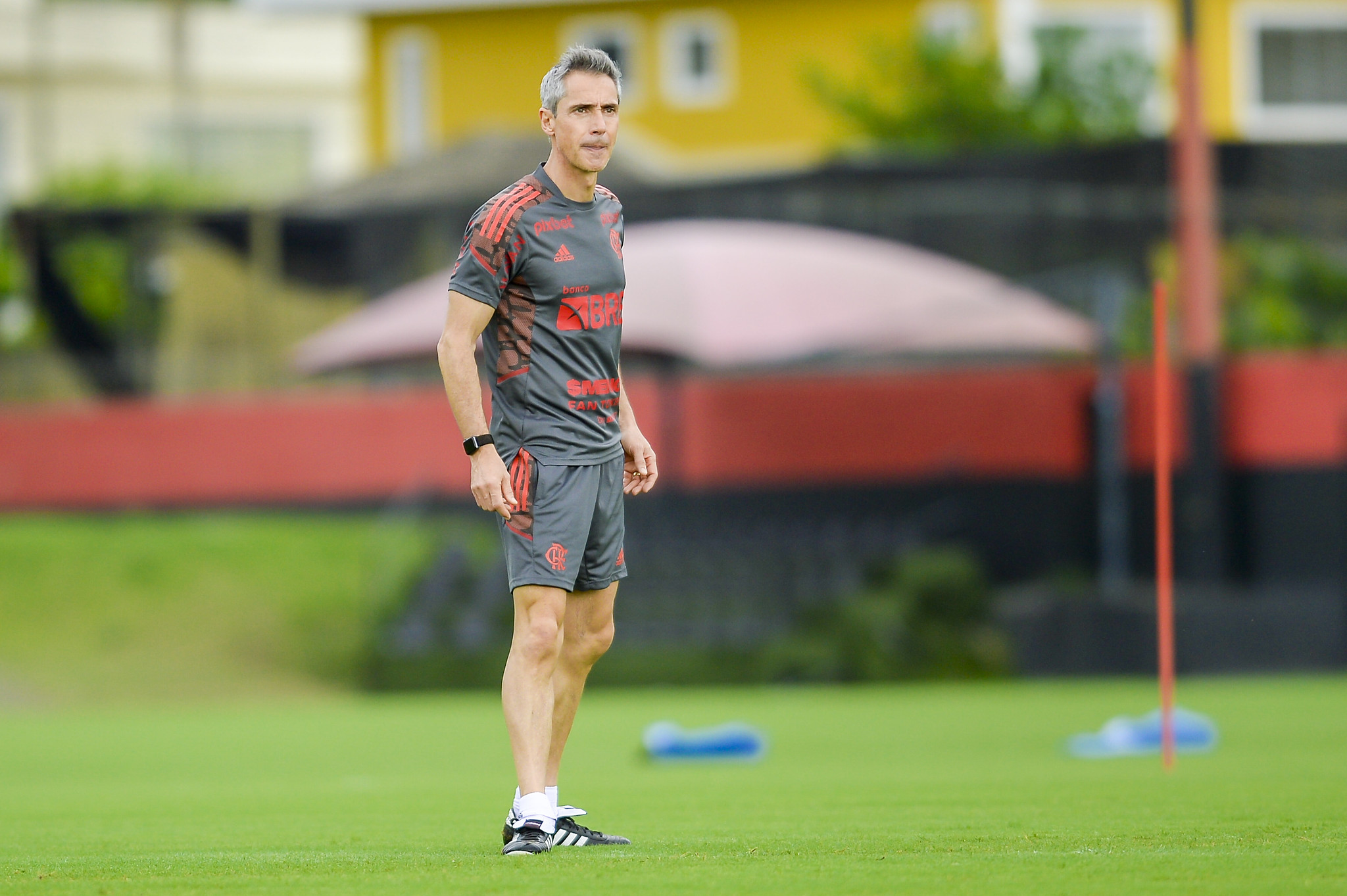 Paulo Sousa é um dos estrangeiros recém contratados no futebol brasileiro