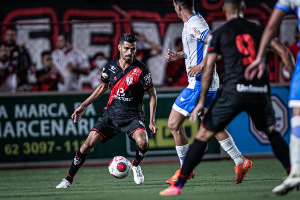 Jorginho durante partida contra o Crac