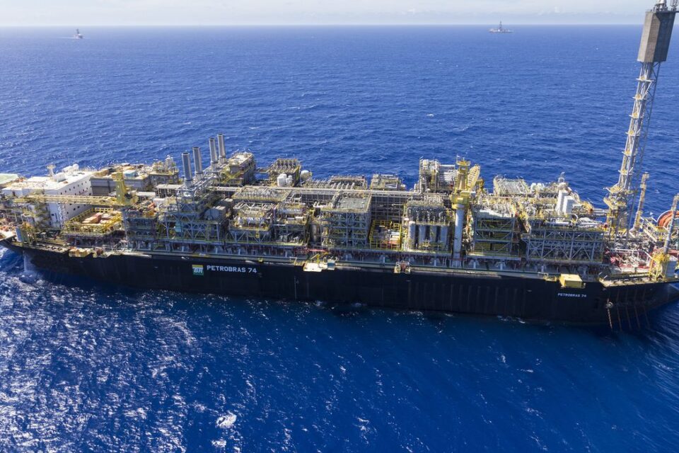 Petrobras atinge recorde de produção no pré-sal em 2021