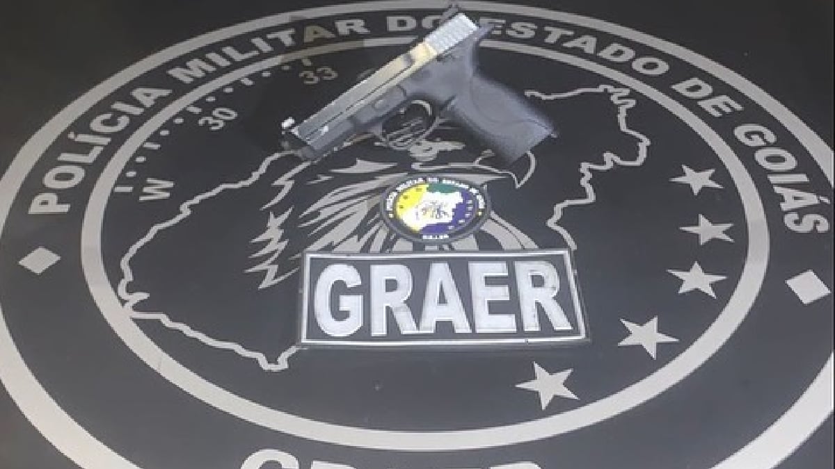 Durante a abordagem, o homem confessou o crime e mostrou a arma que usou para realizar o roubo