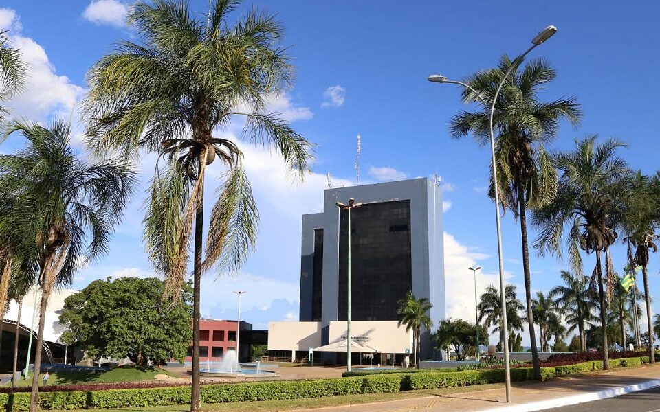 Prefeitura negoica contrato emergencial com a Caixa para gestão da folha de pagamento