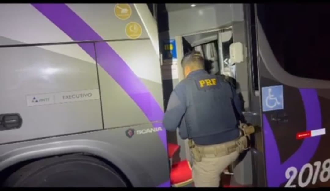 Passageiro é preso por apalpar genitália de viajante dentro de ônibus, em Porangatu